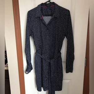 Untuckit size 14 dress.